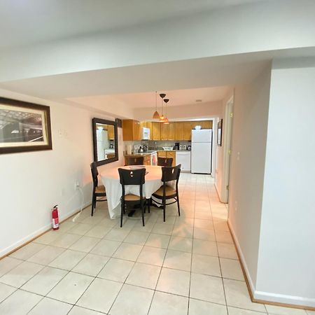 Comfy Basement Home 2 Bdrm1Den 3Queen Beds Washington Exterior photo
