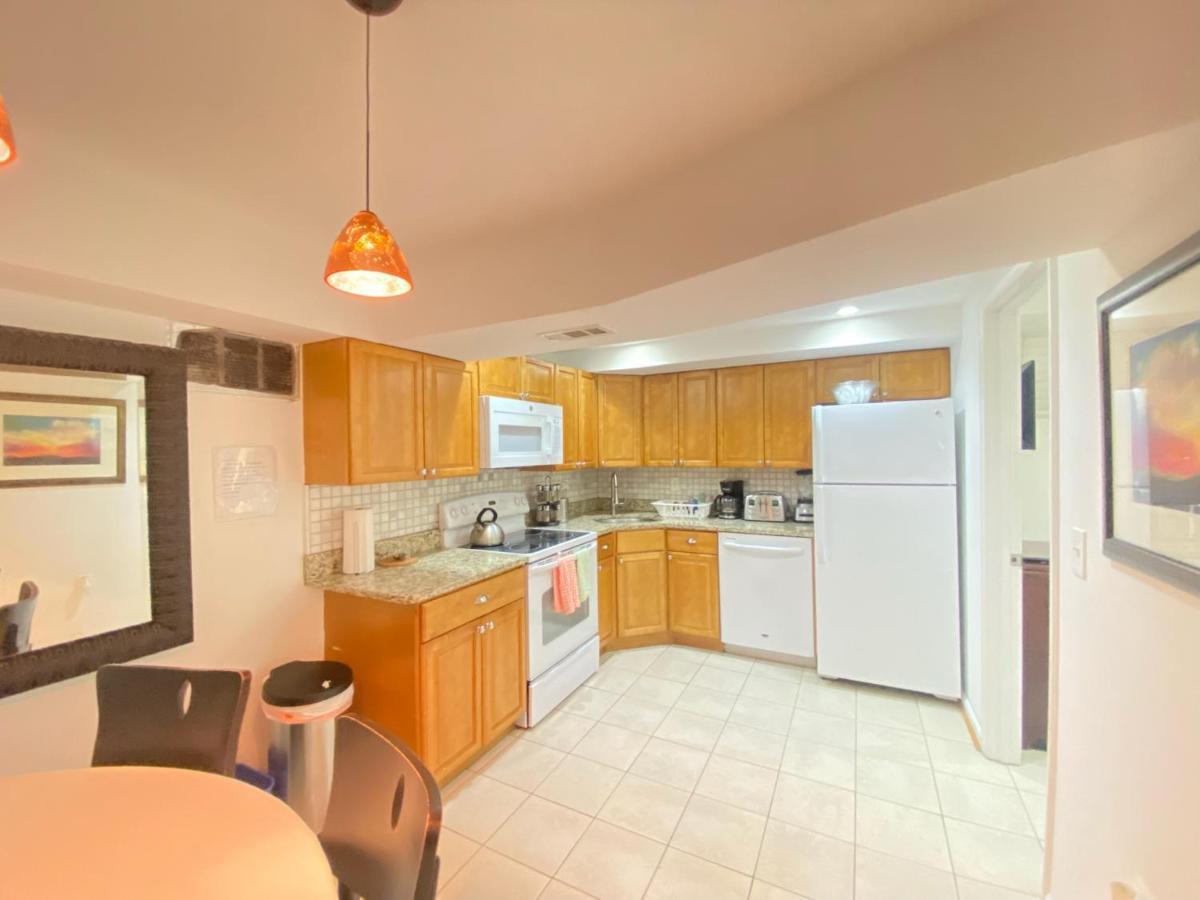 Comfy Basement Home 2 Bdrm1Den 3Queen Beds Washington Exterior photo
