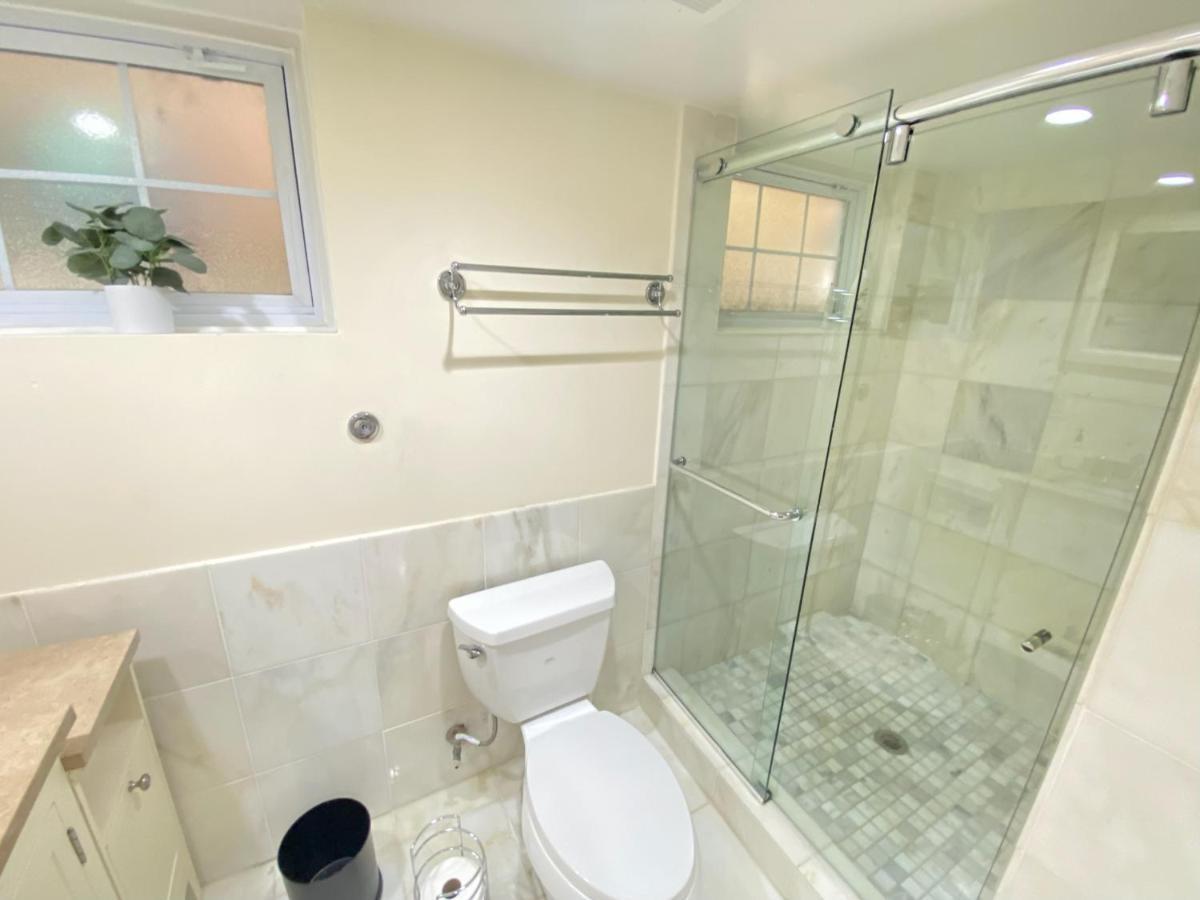 Comfy Basement Home 2 Bdrm1Den 3Queen Beds Washington Exterior photo