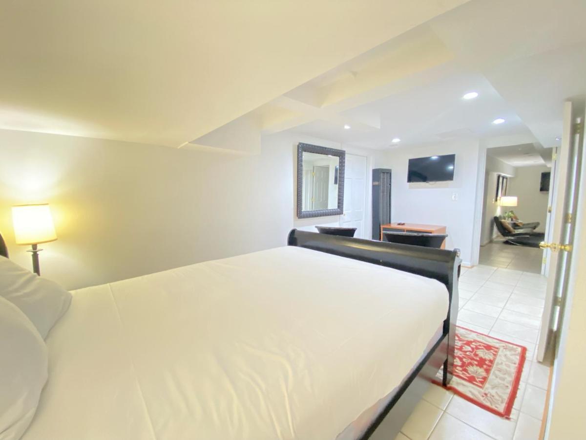 Comfy Basement Home 2 Bdrm1Den 3Queen Beds Washington Exterior photo